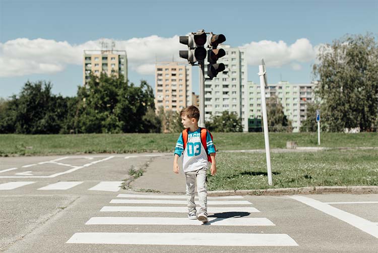 Pedestrian Safety Rules and Tips. Safe and Unsafe Street Crossing