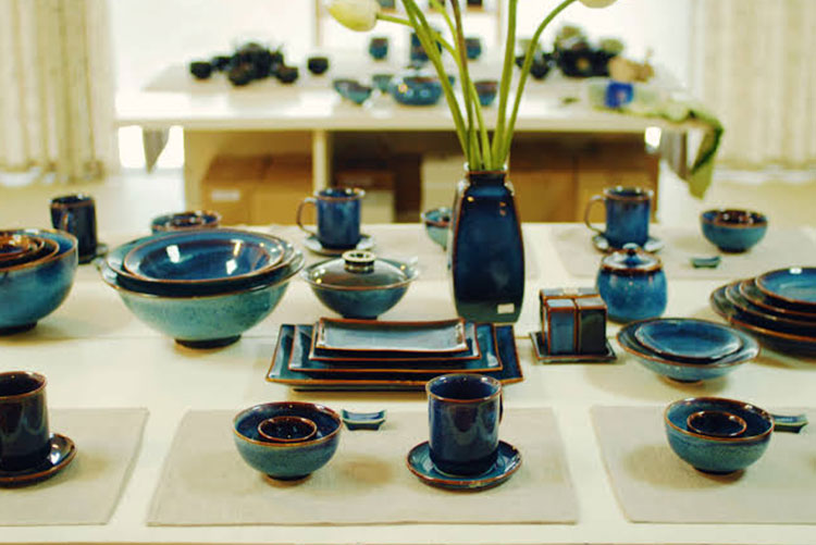 Picture of matching dinnerware set up on the dining table